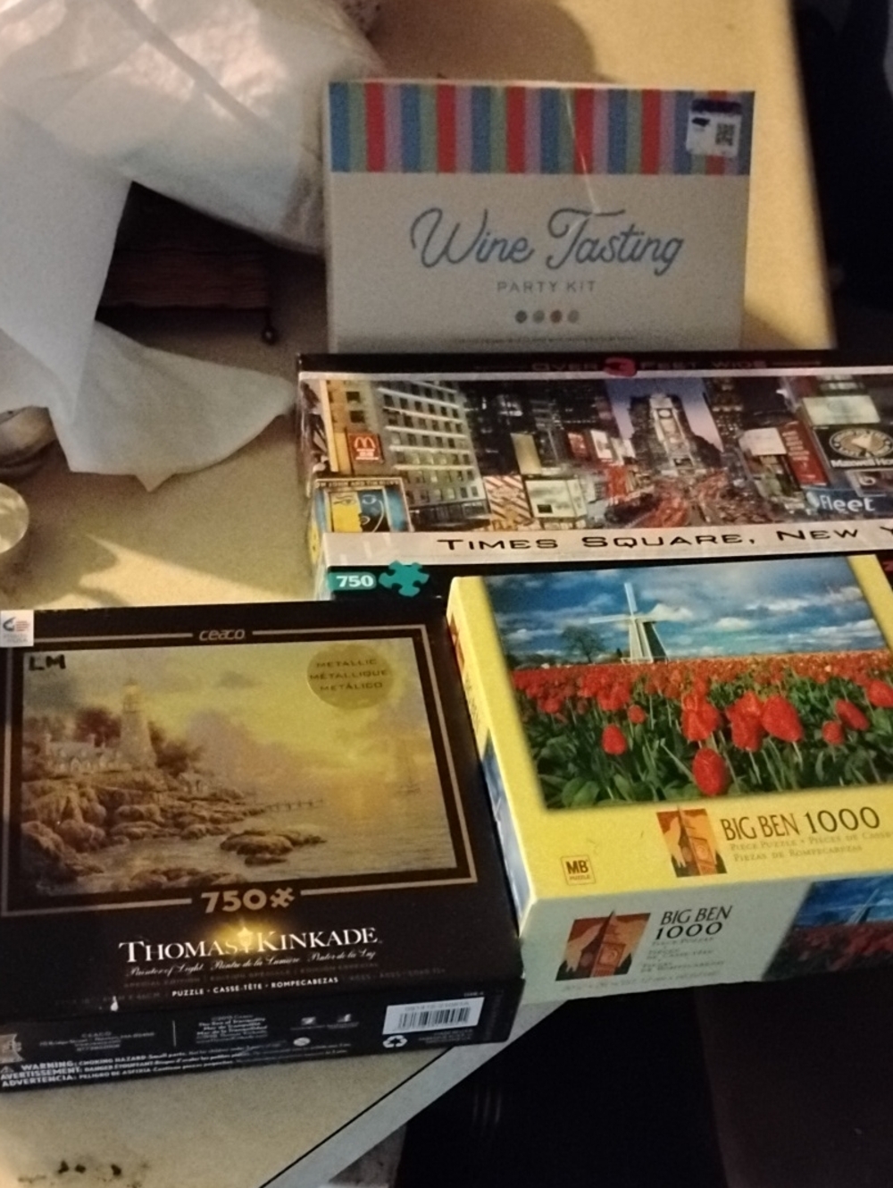 Big Ben 1000-Piece Tulip Field Jigsaw Puzzle - Bright Yellow Box